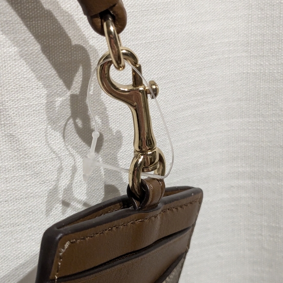 Authenticated Coach Card Lanyard NWT - Picture 3 of 6